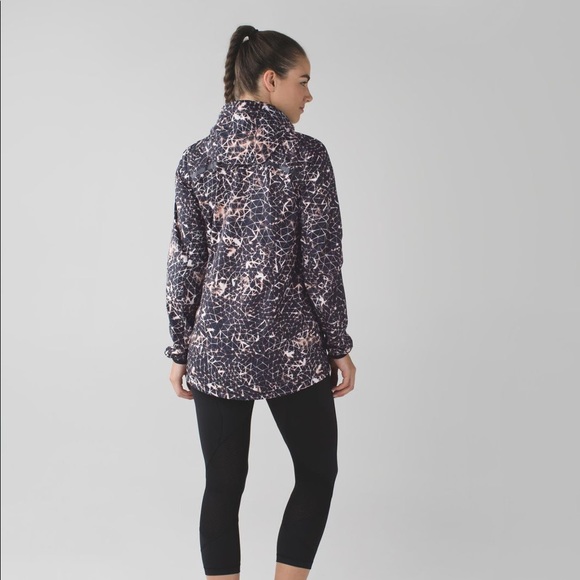 Lightweight jacket - Picture 4 of 17